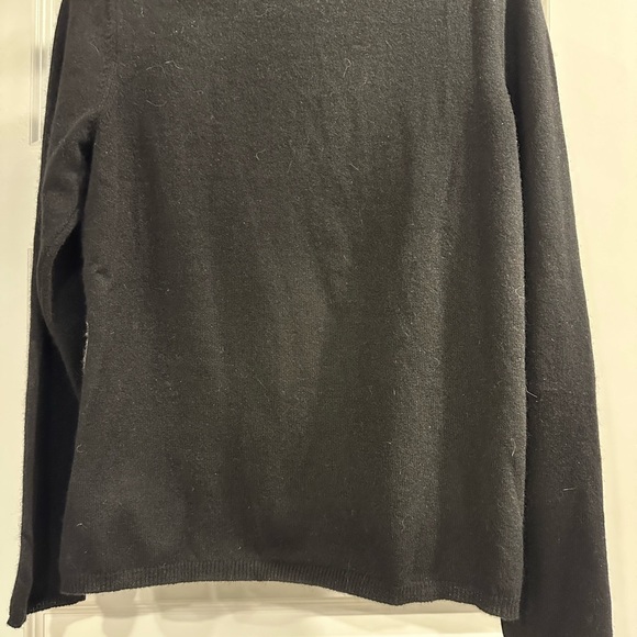 100% Cashmere sweater. - Picture 5 of 5